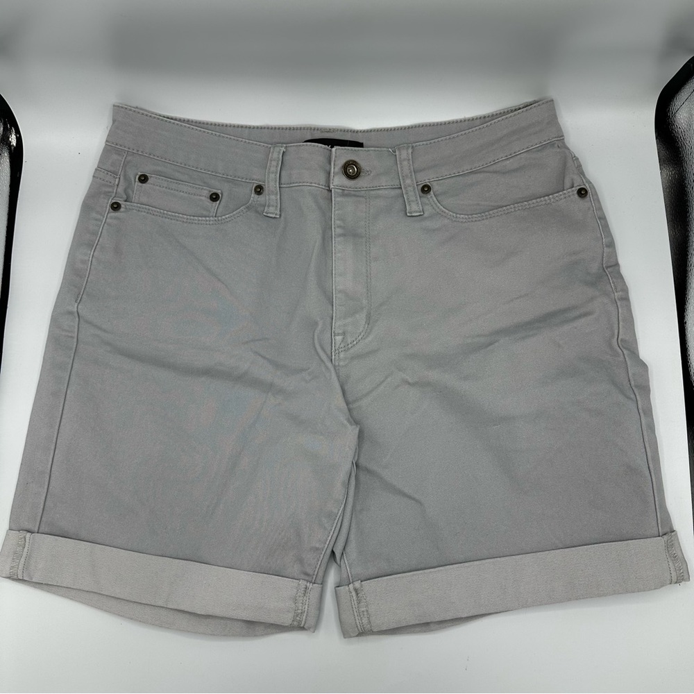 DKNY JEANS Flint Gray Mid Thigh Shorts Roll Cuff Size 10 Womens